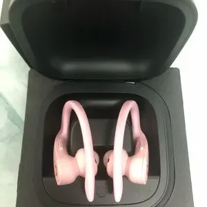 Beats Powerbeats Pro | Headphones | Beats Powerbeats Pro